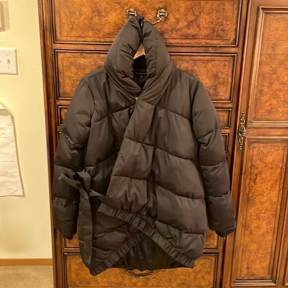 Nwot Universal Standard Woman’s Black Puffer Coat